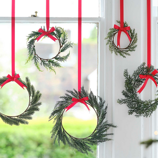 Five Mini Festive Wreaths With Ribbon