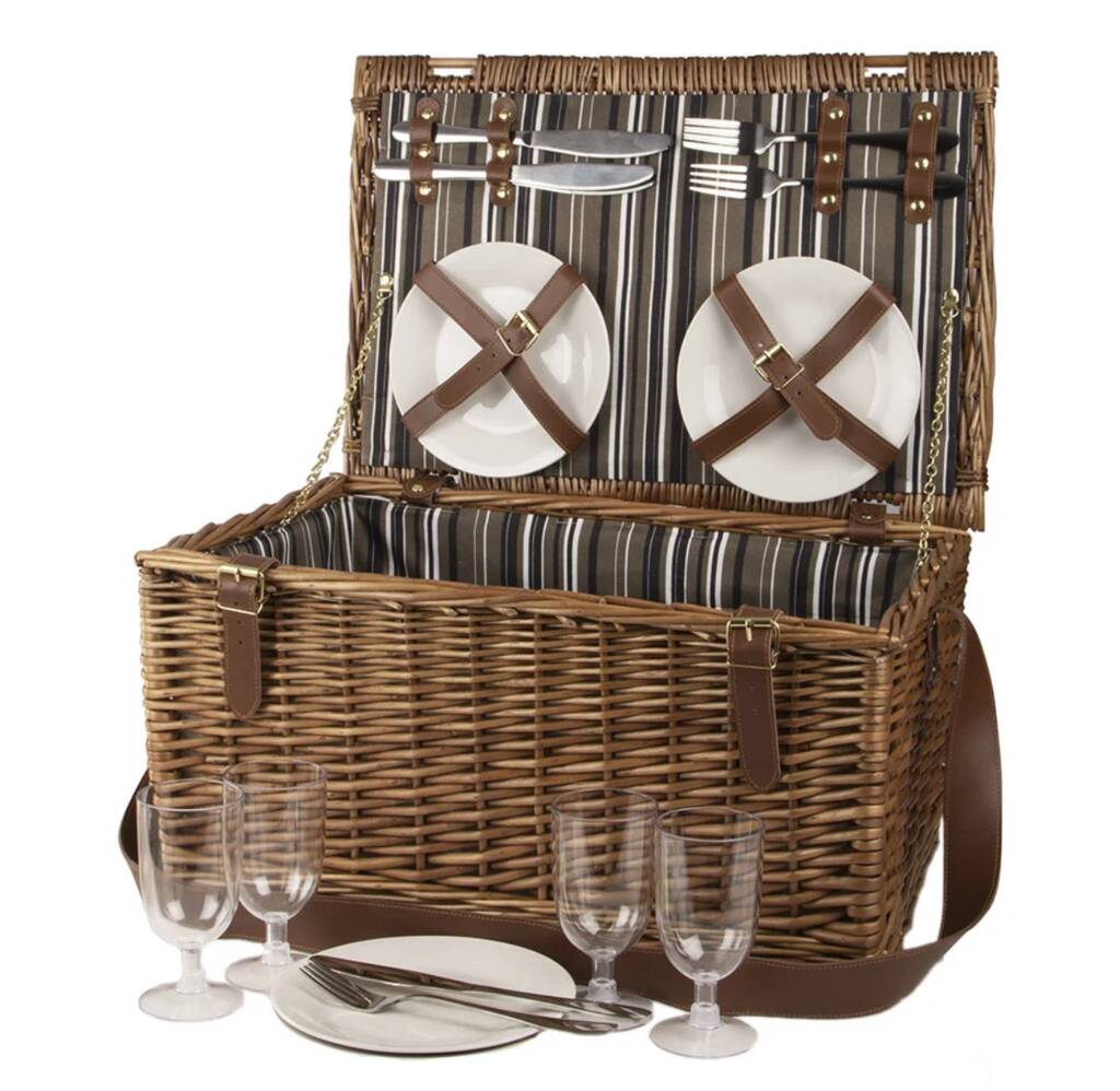 Four Person Luxury Picnic Basket With Contents