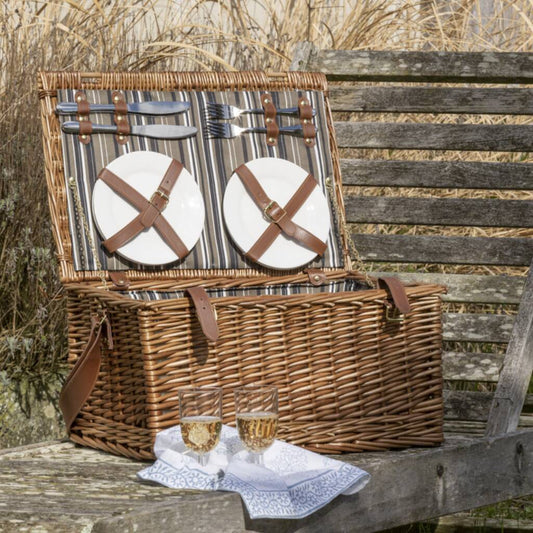 Four Person Luxury Picnic Basket With Contents